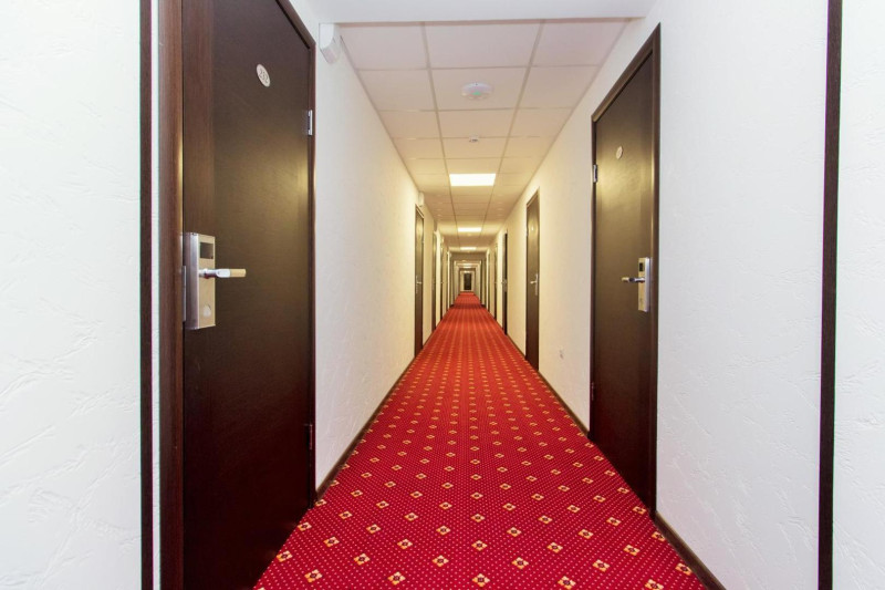  Двери для гостиниц и отелей 